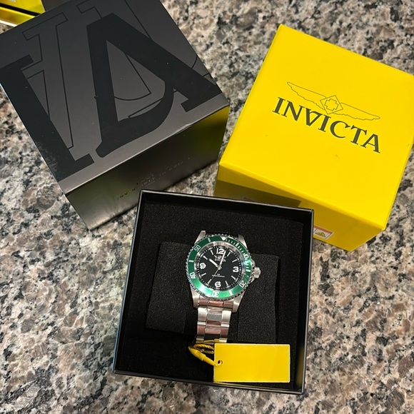 NWT Invicta Men's Watch - 50m Water Resistant - Picture 1 of 11
